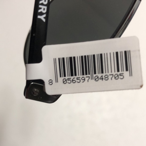 NWT BURBERRY SUNGLASSES UNISEX - Picture 5 of 5